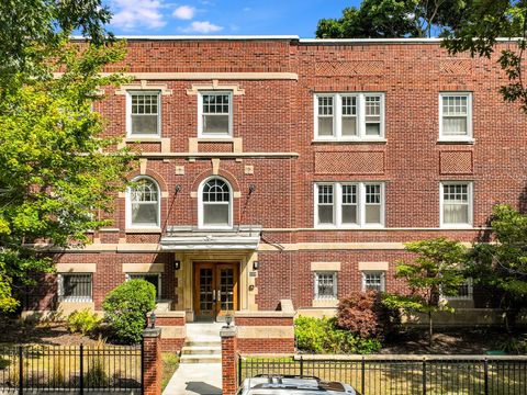 5345 S University Avenue Chicago IL 60615