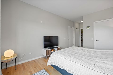 Tiny photo for 1155 W Roosevelt Road #506, Chicago, IL 60608 (MLS # 12640392)