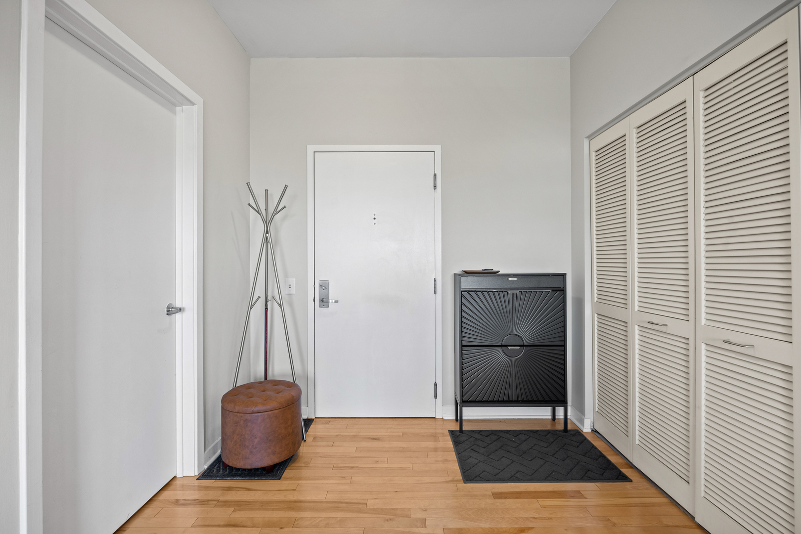1155 W Roosevelt Road 506