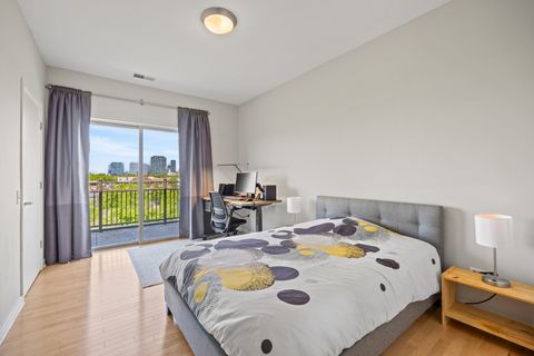 Tiny photo for 1155 W Roosevelt Road #506, Chicago, IL 60608 (MLS # 12640392)