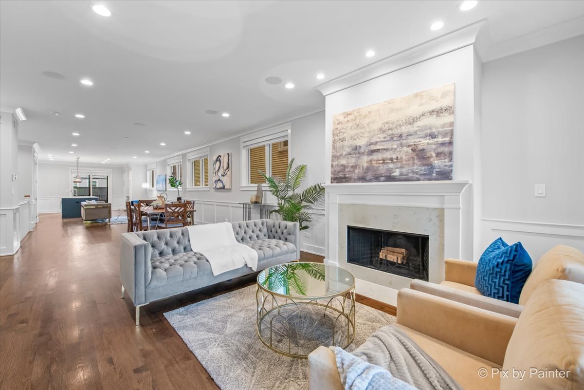 3414 N SEMINARY Avenue 1