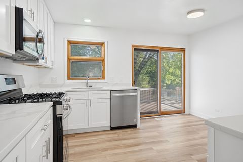 Tiny photo for 532 Iroquois Trail, Carol Stream, IL 60188 (MLS # 12679136)