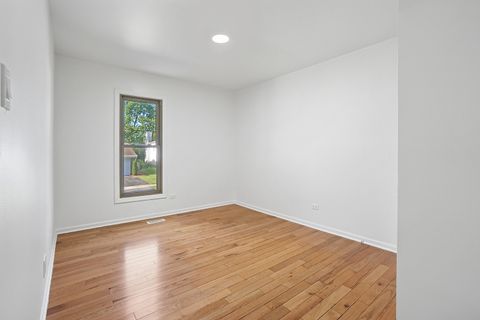 Tiny photo for 532 Iroquois Trail, Carol Stream, IL 60188 (MLS # 12679136)
