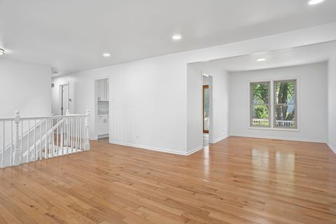 Tiny photo for 532 Iroquois Trail, Carol Stream, IL 60188 (MLS # 12679136)