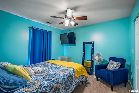 Tiny photo for 1414 E Willow Drive, Marion, IL 62959 (MLS # QC4266684)