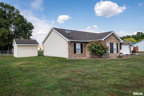 Tiny photo for 1414 E Willow Drive, Marion, IL 62959 (MLS # QC4266684)