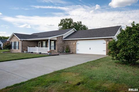 Tiny photo for 1414 E Willow Drive, Marion, IL 62959 (MLS # QC4266684)
