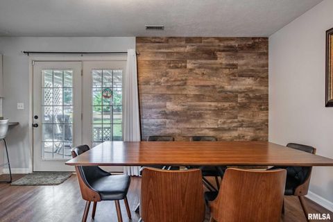 Tiny photo for 1414 E Willow Drive, Marion, IL 62959 (MLS # QC4266684)