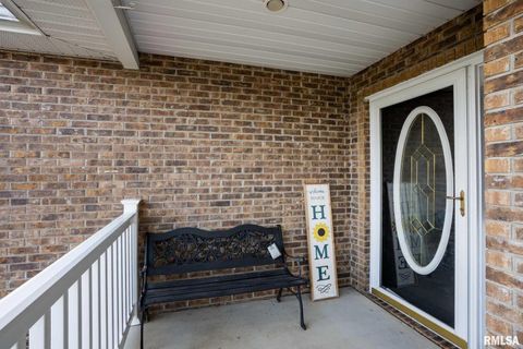 Tiny photo for 1414 E Willow Drive, Marion, IL 62959 (MLS # QC4266684)