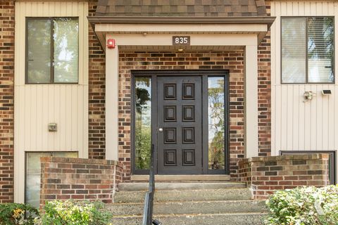 Tiny photo for 835 Waterview Circle #2, Vernon Hills, IL 60061 (MLS # 12491261)