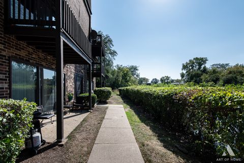 Tiny photo for 835 Waterview Circle #2, Vernon Hills, IL 60061 (MLS # 12491261)