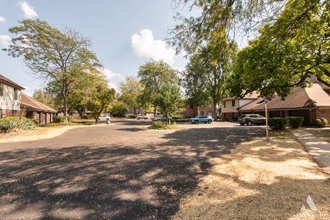 Tiny photo for 835 Waterview Circle #2, Vernon Hills, IL 60061 (MLS # 12491261)