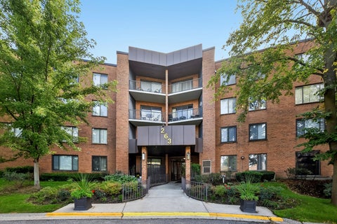 Photo of 263 S Clubhouse Drive #312, Palatine, IL 60074 (MLS # 12771840)