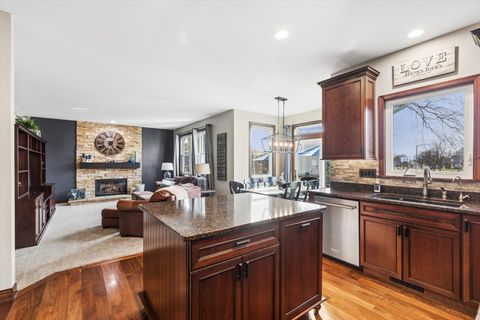 Tiny photo for 1 Mckenzie Court, Lake In The Hills, IL 60156 (MLS # 12619636)