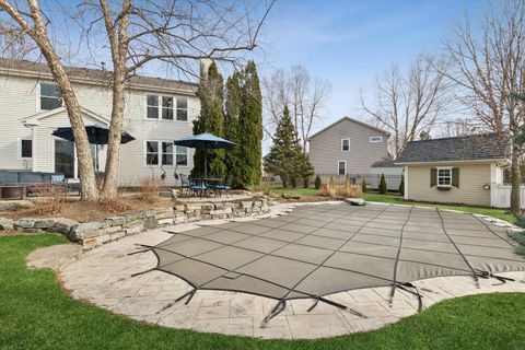 Tiny photo for 1 Mckenzie Court, Lake In The Hills, IL 60156 (MLS # 12619636)