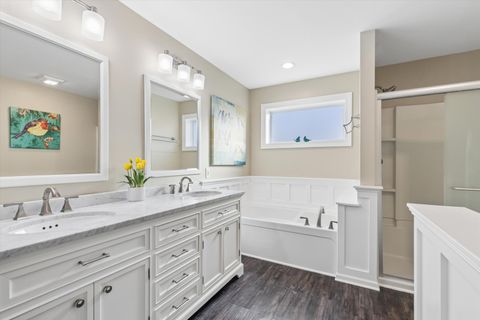 Tiny photo for 1 Mckenzie Court, Lake In The Hills, IL 60156 (MLS # 12619636)