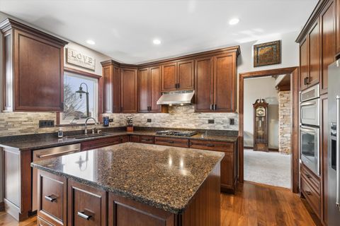 Tiny photo for 1 Mckenzie Court, Lake In The Hills, IL 60156 (MLS # 12619636)