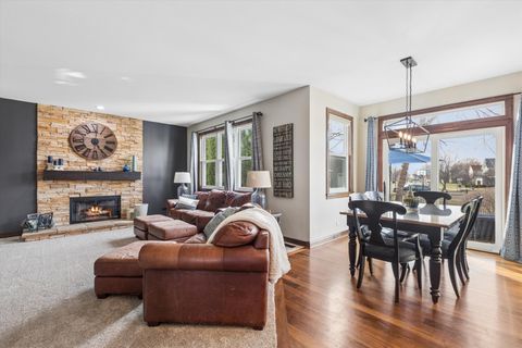 Tiny photo for 1 Mckenzie Court, Lake In The Hills, IL 60156 (MLS # 12619636)