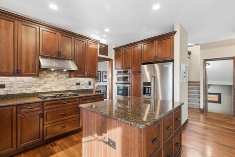 Tiny photo for 1 Mckenzie Court, Lake In The Hills, IL 60156 (MLS # 12619636)