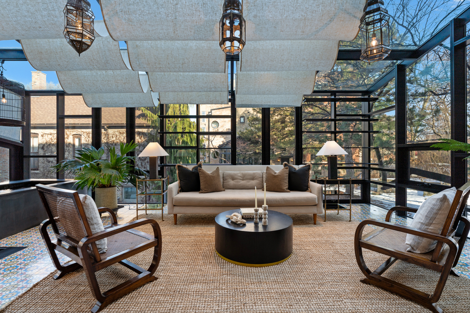 1646 N Leavitt Street