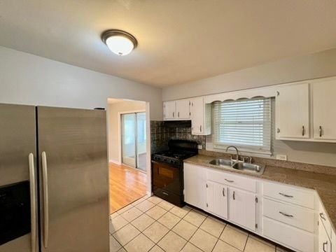 Tiny photo for 16046 Prairie Avenue, South Holland, IL 60473 (MLS # 12512029)