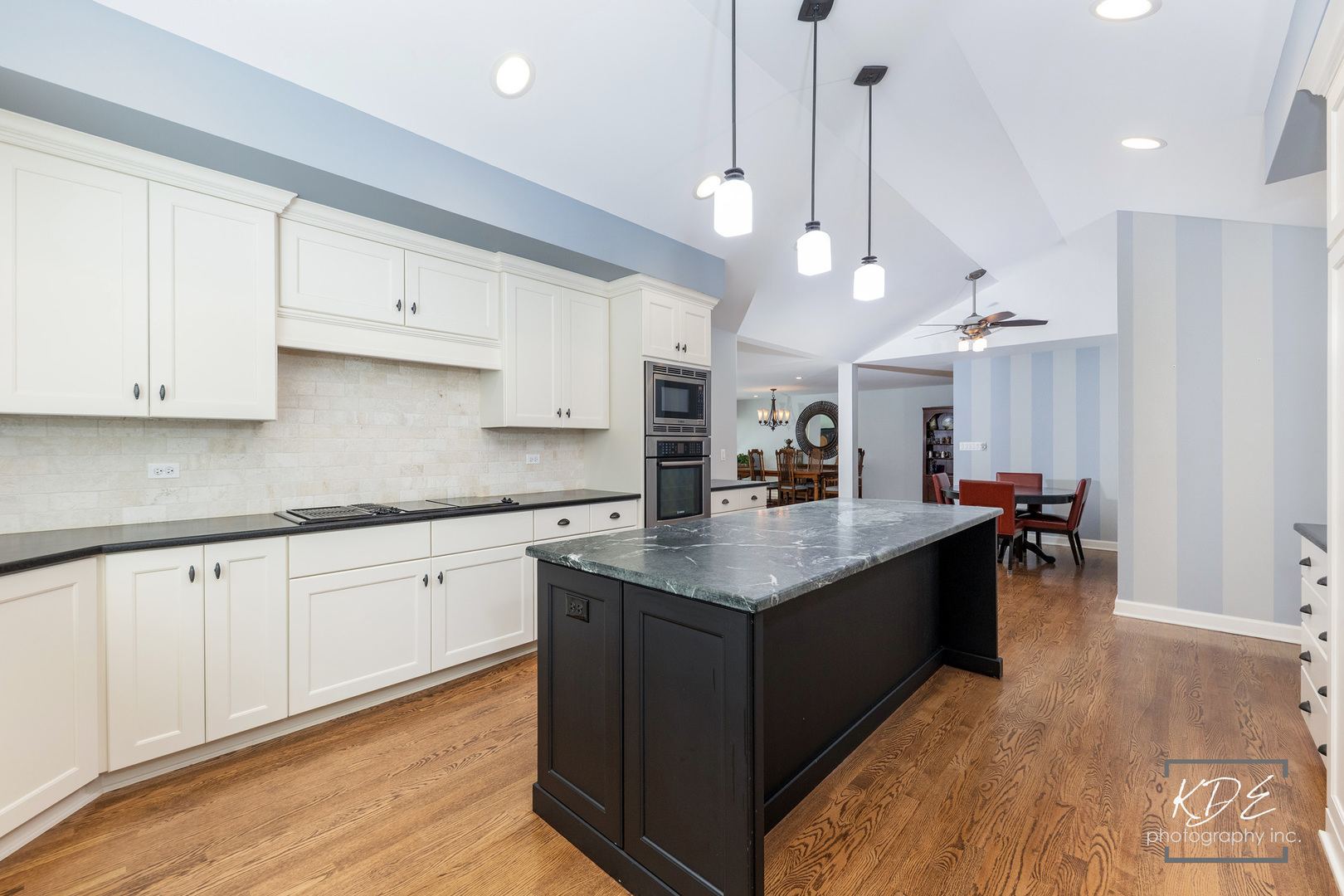 1126 Kings Point Court