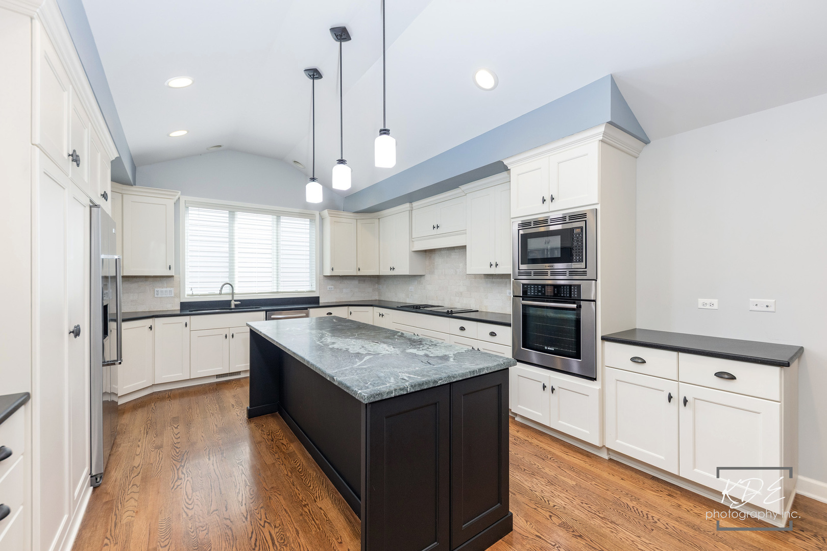 1126 Kings Point Court