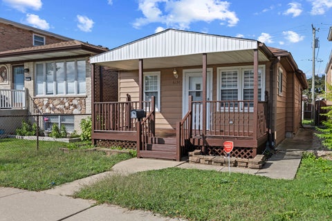Photo of 6130 S Narragansett Avenue, Chicago, IL 60638 (MLS # 12765157)