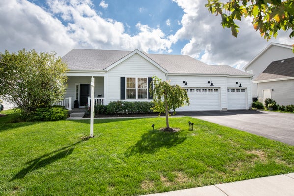 743 JUNIPER ST, OSWEGO, IL 60543 - Image 4a262f6d199ab5ac8b5fd31d4e7fbc38/3963032445
