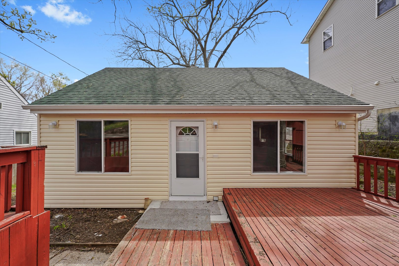 15 N Hillcrest Avenue