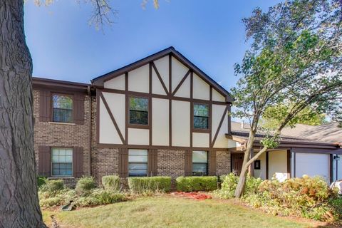 Photo of 368 Southbury Court #D2, Schaumburg, IL 60193 (MLS # 12509212)