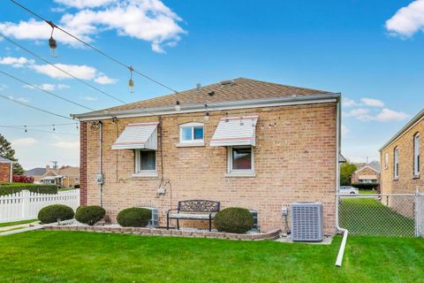 Tiny photo for 5101 N Neva Avenue, Chicago, IL 60656 (MLS # 12510455)