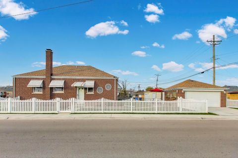 Tiny photo for 5101 N Neva Avenue, Chicago, IL 60656 (MLS # 12510455)