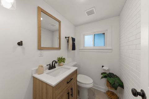 Tiny photo for 9525 Parkside Avenue, Oak Lawn, IL 60453 (MLS # 12608584)