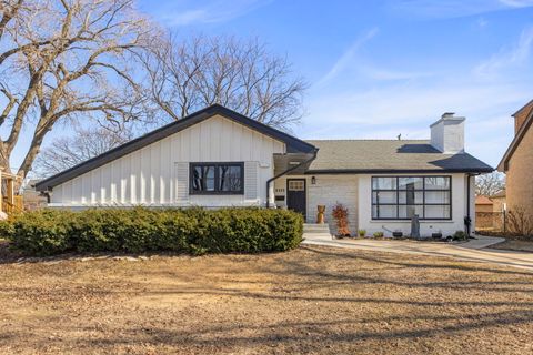 Photo of 9525 Parkside Avenue, Oak Lawn, IL 60453 (MLS # 12608584)