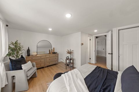 Tiny photo for 9525 Parkside Avenue, Oak Lawn, IL 60453 (MLS # 12608584)