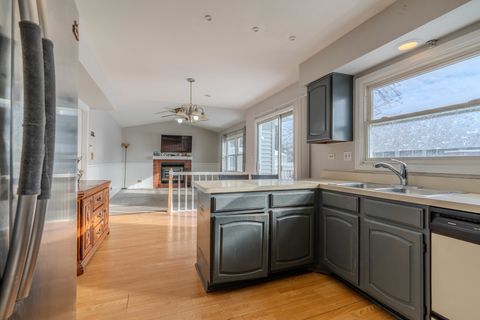 Tiny photo for 601 Bluff Street, Carol Stream, IL 60188 (MLS # 12530119)