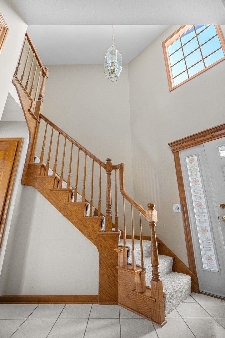27W225 Ash Court