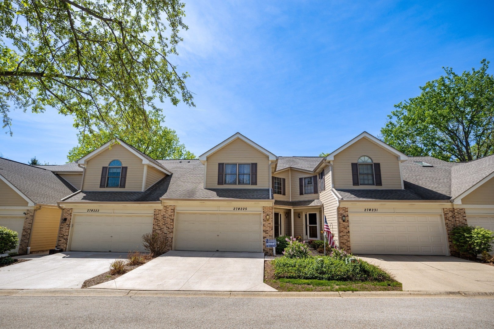 27W225 Ash Court