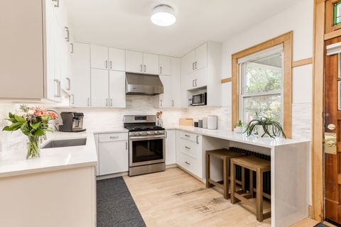 Tiny photo for 5706 N Moody Avenue, Chicago, IL 60646 (MLS # 12490226)
