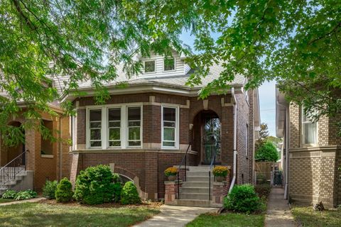 Photo of 5706 N Moody Avenue, Chicago, IL 60646 (MLS # 12490226)