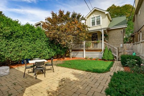 Tiny photo for 5706 N Moody Avenue, Chicago, IL 60646 (MLS # 12490226)