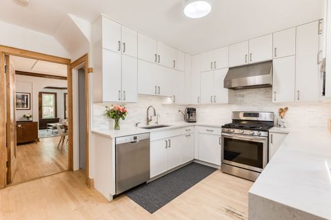 Tiny photo for 5706 N Moody Avenue, Chicago, IL 60646 (MLS # 12490226)