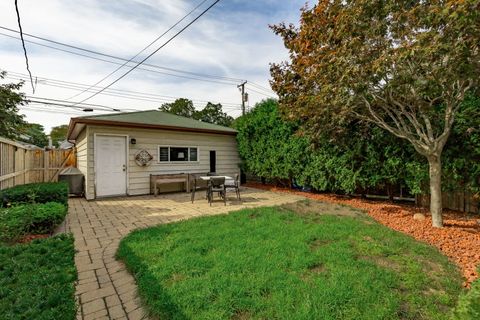 Tiny photo for 5706 N Moody Avenue, Chicago, IL 60646 (MLS # 12490226)