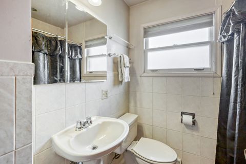 Tiny photo for 1605 W Fremont Street, Arlington Heights, IL 60005 (MLS # 12601219)