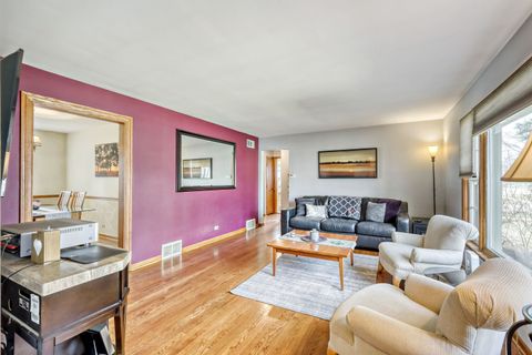 Tiny photo for 1605 W Fremont Street, Arlington Heights, IL 60005 (MLS # 12601219)