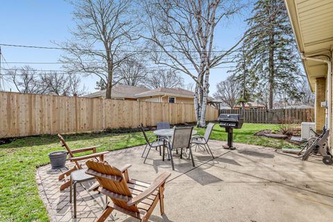 Tiny photo for 1605 W Fremont Street, Arlington Heights, IL 60005 (MLS # 12601219)