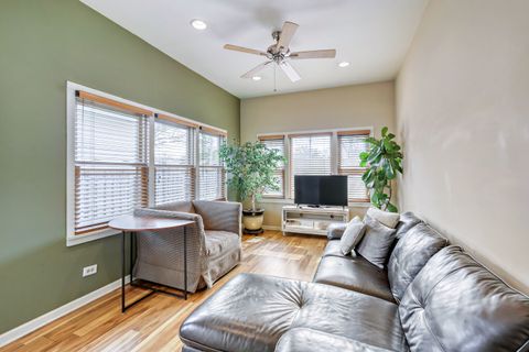 Tiny photo for 1605 W Fremont Street, Arlington Heights, IL 60005 (MLS # 12601219)