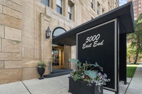 Tiny photo for 5000 S East End Avenue #2A, Chicago, IL 60615 (MLS # 12734841)