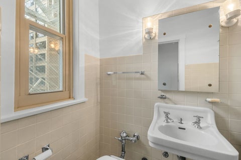 Tiny photo for 5000 S East End Avenue #2A, Chicago, IL 60615 (MLS # 12734841)